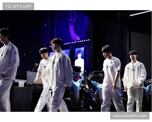 IG与WE激战正酣 新一轮电竞对决引发热议 赛场风云再起